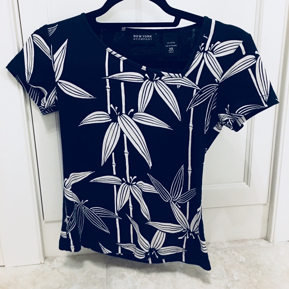 New York and Company knit bamboo print shirt